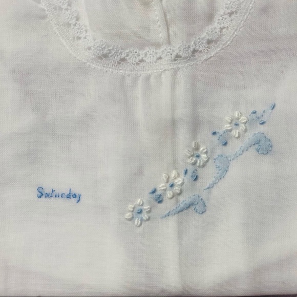 New Wilbeth Embroidered Days of the Week Bibs - Picture 8 of 12